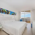 Iberostar Waves Bouganville Playa 阿德耶