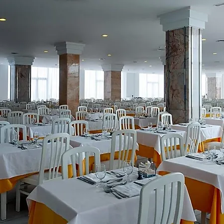 Отель Iberostar Waves Bouganville Playa