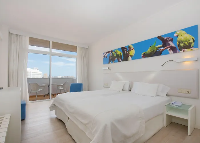 호텔 Iberostar Waves Bouganville Playa 4*