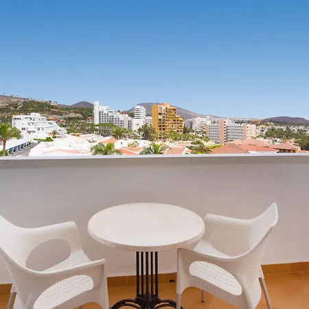 Iberostar Waves Bouganville Playa מלון