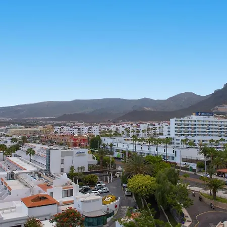 Iberostar Waves Bouganville Playa מלון