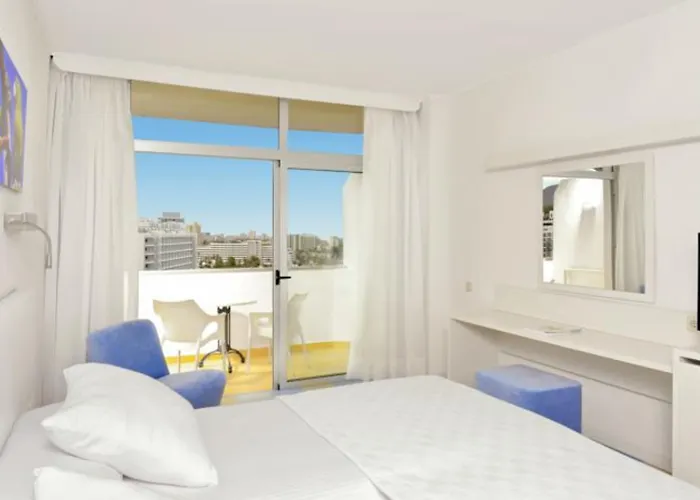 Hotel Iberostar Waves Bouganville Playa 4*