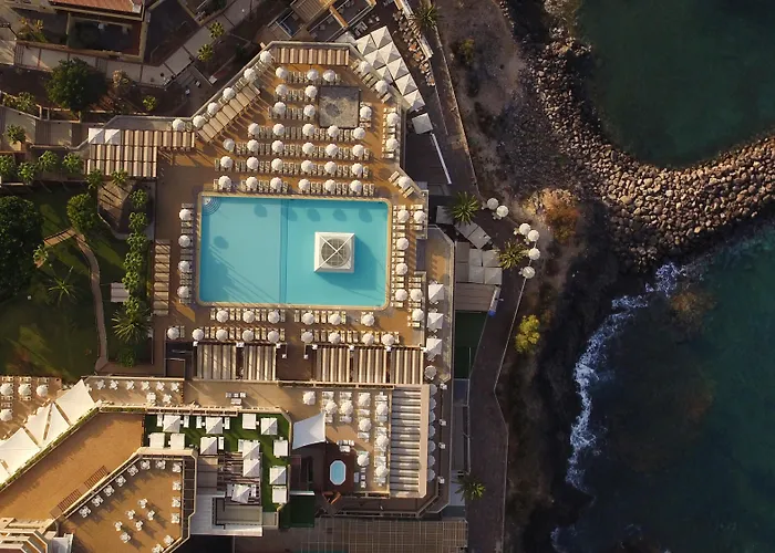 Iberostar Waves Bouganville Playa 4*